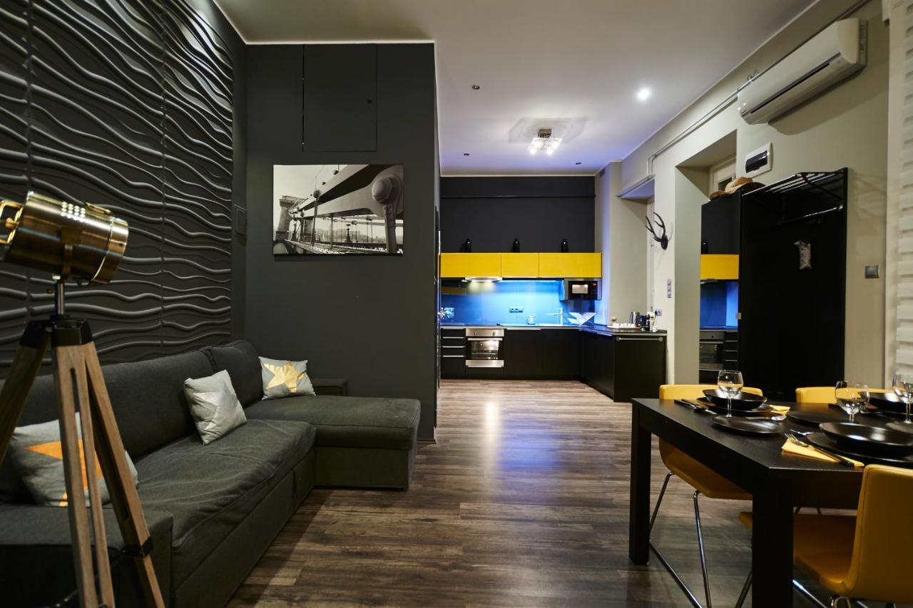 Central Location Yellow-Black Apartment Budapest Exterior photo