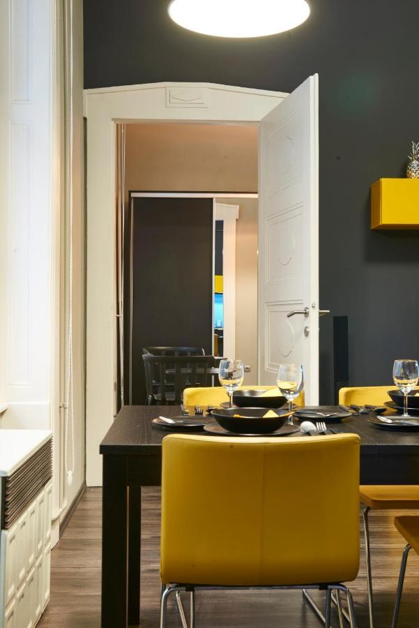 Central Location Yellow-Black Apartment Budapest Exterior photo