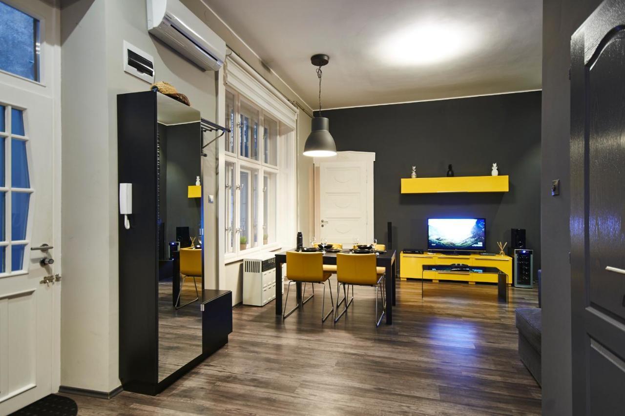 Central Location Yellow-Black Apartment Budapest Exterior photo